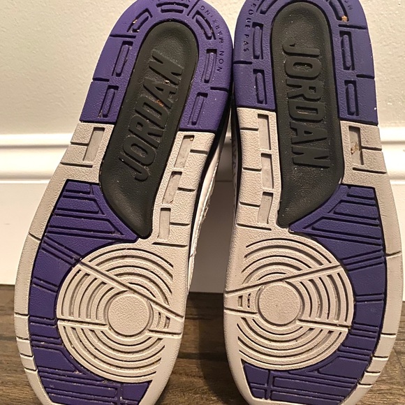 Boys Jordan 2s basketball shoe - Picture 5 of 5